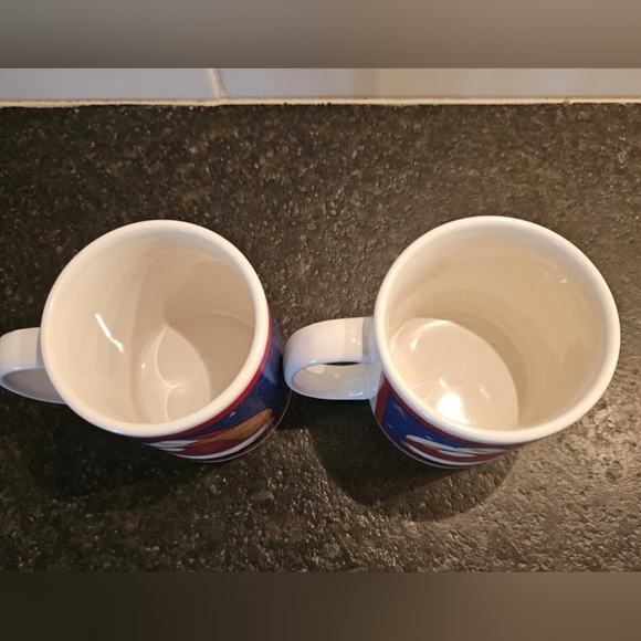 Set of 2 Santa Christmas holiday coffee mugs by Fiddlestix - Picture 5 of 6